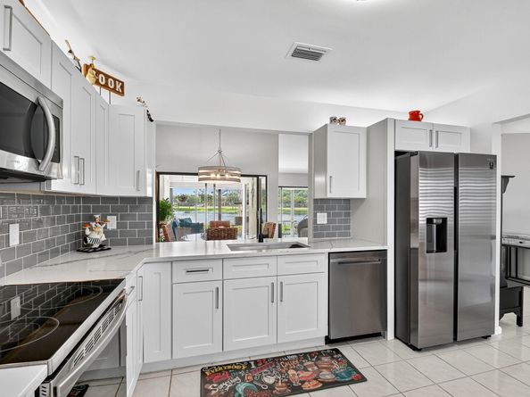 5710 Parkwalk Circle E, Boynton Beach FL 33472