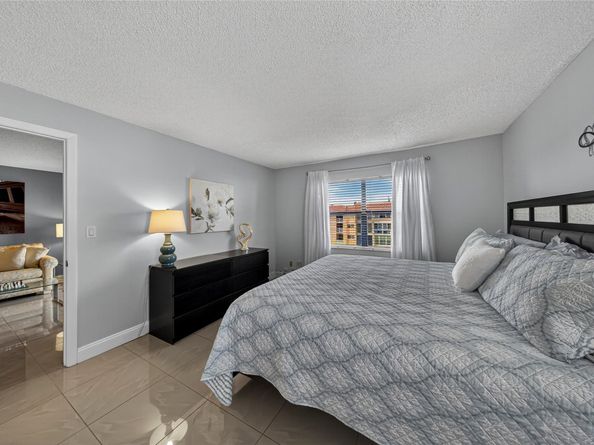 2781 N Pine Island Rd 312, Sunrise FL 33322