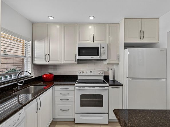 2781 N Pine Island Rd 312, Sunrise FL 33322