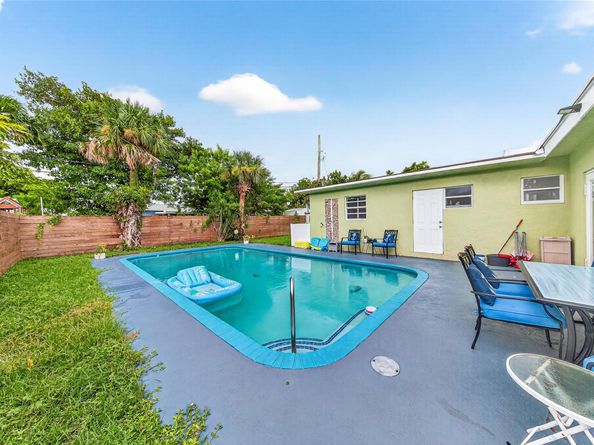 640 SW 28th Way, Fort Lauderdale FL 33312