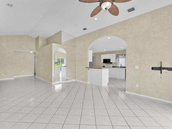 Undisclosed Address #RX-11123870, Boca Raton FL 33428