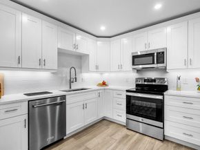 1206 S Lake Drive 203, Lantana FL 33462