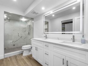 1206 S Lake Drive 203, Lantana FL 33462