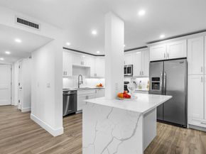 1206 S Lake Drive 203, Lantana FL 33462