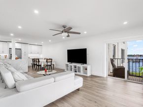 1206 S Lake Drive 203, Lantana FL 33462