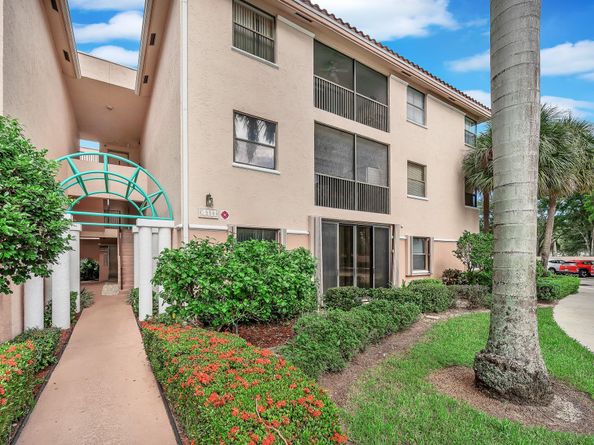 4111 Coral Tree Cir 324, Coconut Creek FL 33073