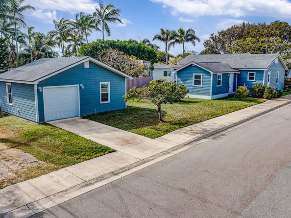 1132 N Palmway, Lake Worth Beach FL 33460
