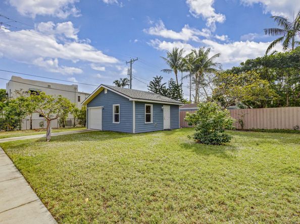 1132 N Palmway, Lake Worth Beach FL 33460