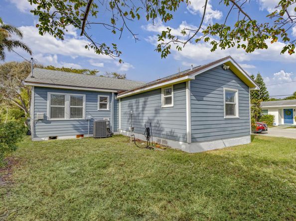 1132 N Palmway, Lake Worth Beach FL 33460