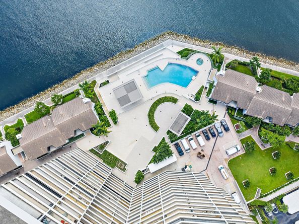 100 Lakeshore Drive 1558, North Palm Beach FL 33408