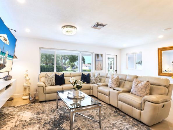 301 NE 23rd St, Boca Raton FL 33431