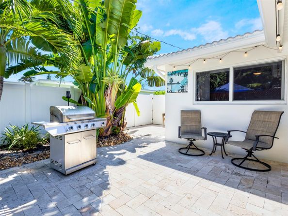 301 NE 23rd St, Boca Raton FL 33431