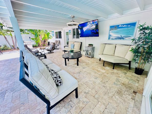 301 NE 23rd St, Boca Raton FL 33431