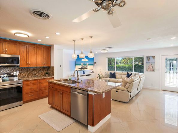 301 NE 23rd St, Boca Raton FL 33431