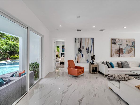 4440 NE 15th Ter, Oakland Park FL 33334