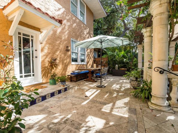 1611 S Olive, West Palm Beach FL 33401