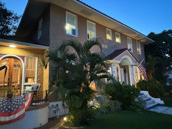 1611 S Olive, West Palm Beach FL 33401