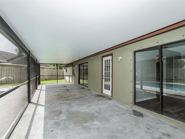 320 Sandpiper Ave, West Palm Beach FL 33411