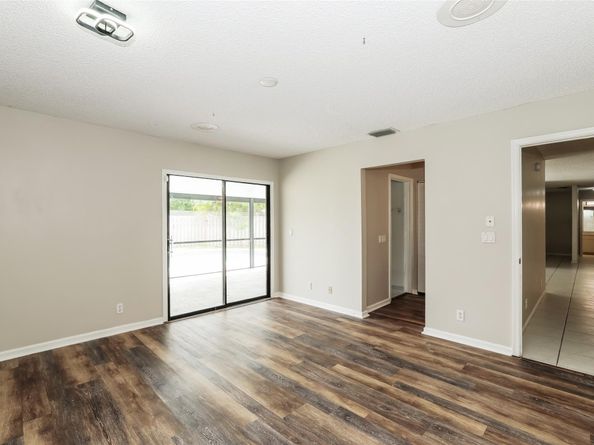 320 Sandpiper Ave, West Palm Beach FL 33411