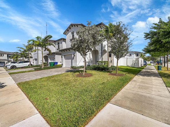 20357 NW 4th Path, Miami Gardens FL 33169