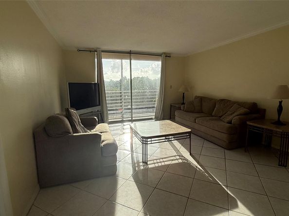 406 NW 68th Ave 310, Plantation FL 33317