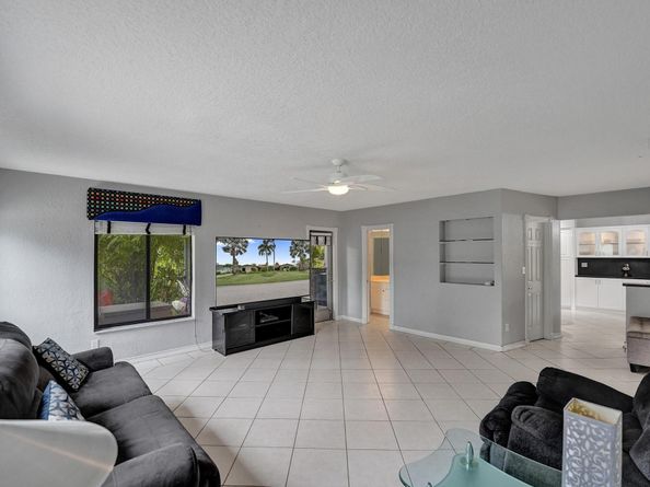 4761 SW 72nd Ave, Davie FL 33314