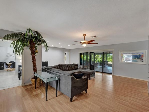 4761 SW 72nd Ave, Davie FL 33314