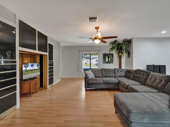 4761 SW 72nd Ave, Davie FL 33314