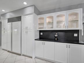 4761 SW 72nd Ave, Davie FL 33314