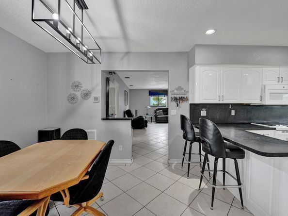 4761 SW 72nd Ave, Davie FL 33314