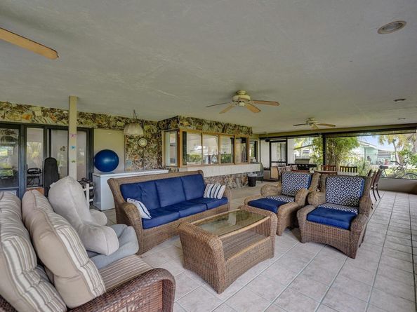 4761 SW 72nd Ave, Davie FL 33314