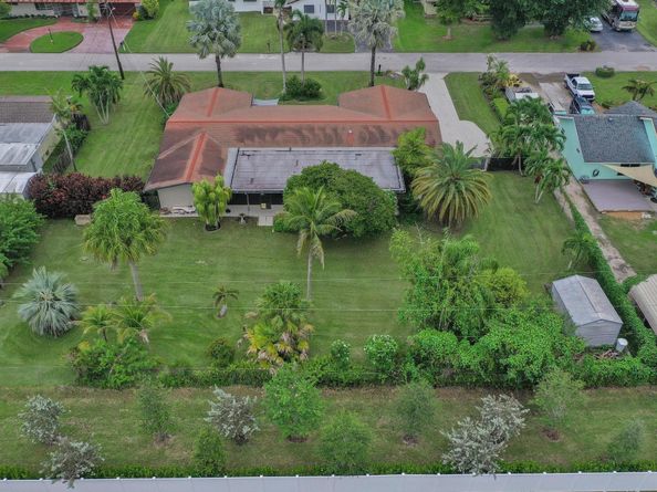 4761 SW 72nd Ave, Davie FL 33314