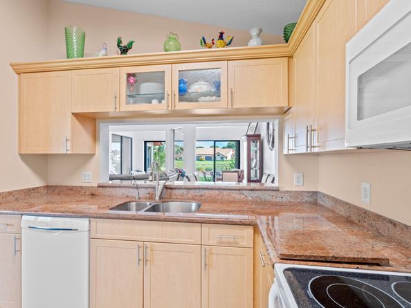 8486 Heather Pl, Boynton Beach FL 33472