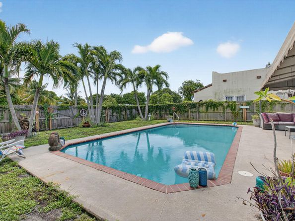205 Dartmouth Drive, Lake Worth Beach FL 33460