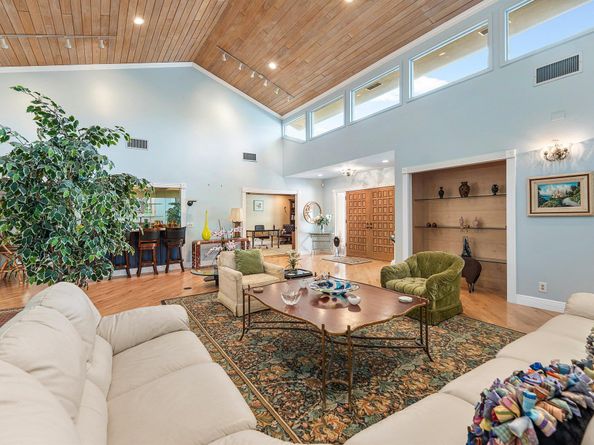 6599 Eastpointe Pines Street, Palm Beach Gardens FL 33418