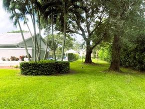 14183 Greentree Trl, Wellington FL 33414