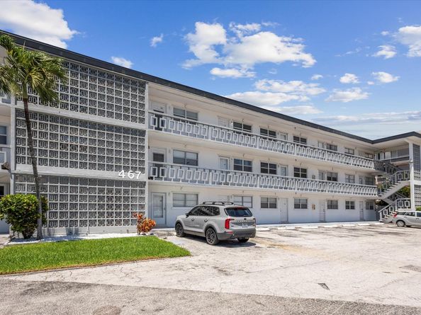 467 Golden Isles Dr 206, Hallandale Beach FL 33009