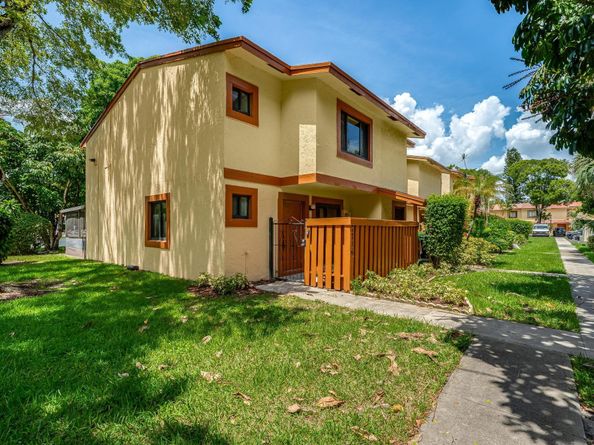 7716 Balboa St 7716, Sunrise FL 33351