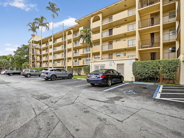 3905 N Nob Hill Rd 201, Sunrise FL 33351