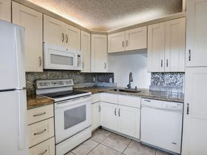 3905 N Nob Hill Rd 201, Sunrise FL 33351