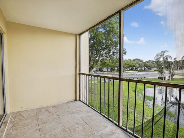 3905 N Nob Hill Rd 201, Sunrise FL 33351