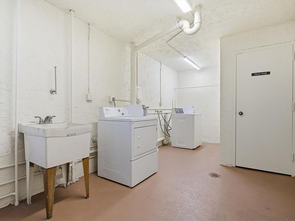 311 SE 3rd St 410, Dania Beach FL 33004