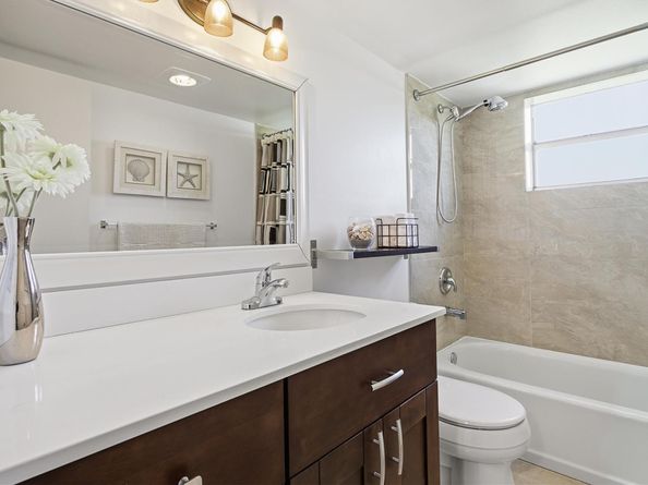 311 SE 3rd St 410, Dania Beach FL 33004