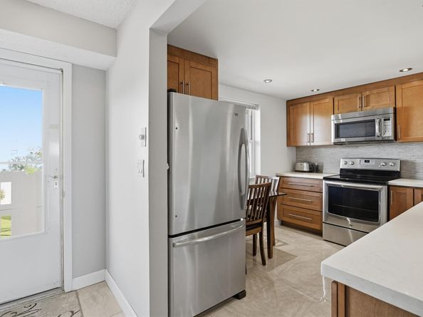 311 SE 3rd St 410, Dania Beach FL 33004