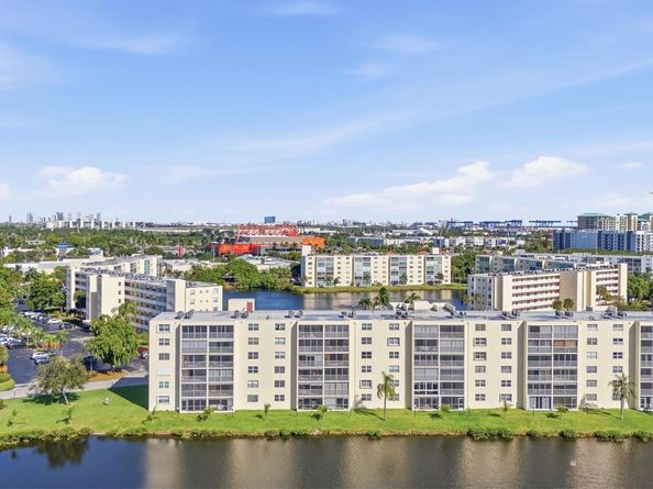 311 SE 3rd St 410, Dania Beach FL 33004