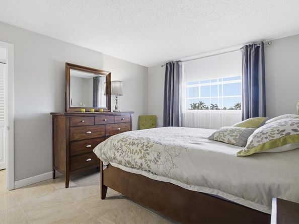 311 SE 3rd St 410, Dania Beach FL 33004