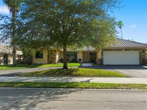 11060 Lakeview Dr, Coral Springs FL 33071