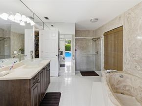 11060 Lakeview Dr, Coral Springs FL 33071