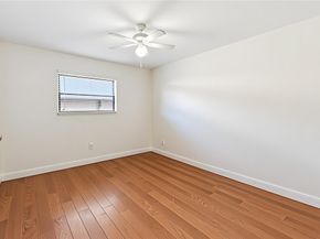 11060 Lakeview Dr, Coral Springs FL 33071