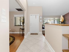 11060 Lakeview Dr, Coral Springs FL 33071